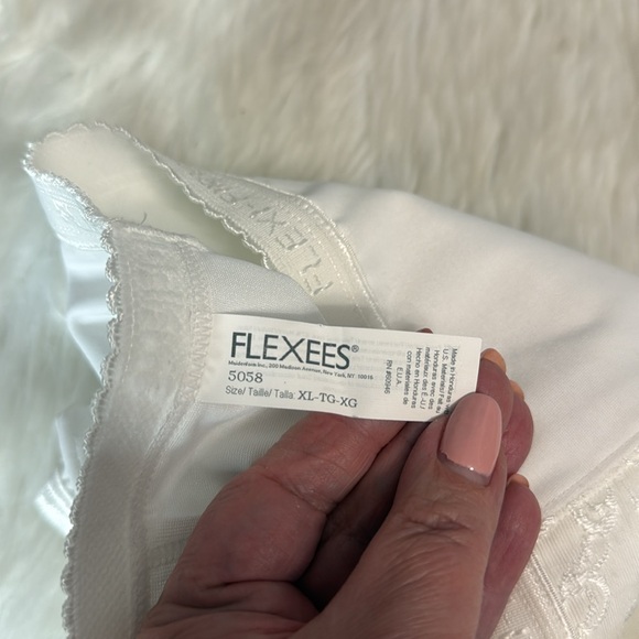 Flexees Firm Control Granny White Lace High Rise Panties Size XL New - Picture 3 of 6